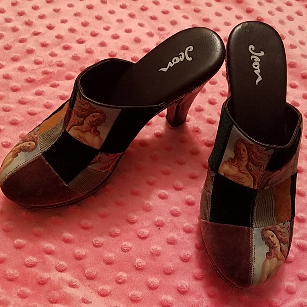 Jeon Clogs/ Mules